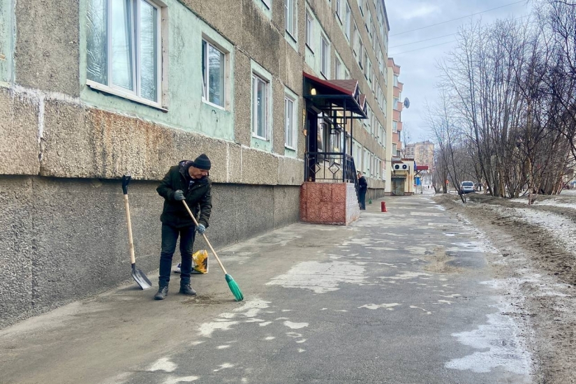 Темы уборки городских улиц и подготовки к предстоящему отопительному сезону обсудили во время "коммунального часа"