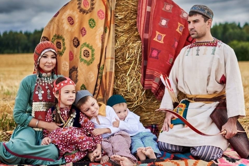 Северян приглашают к участию в международном фотоконкурсе «Мама и дети в национальных костюмах»