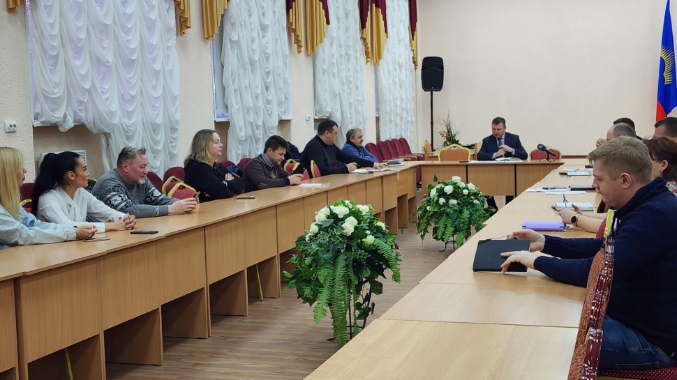 В администрации муниципалитета традиционный «коммунальный час»