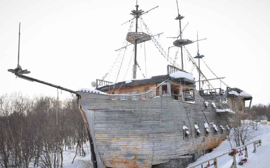 О вывозе самовольно установленного объекта «Корабль»