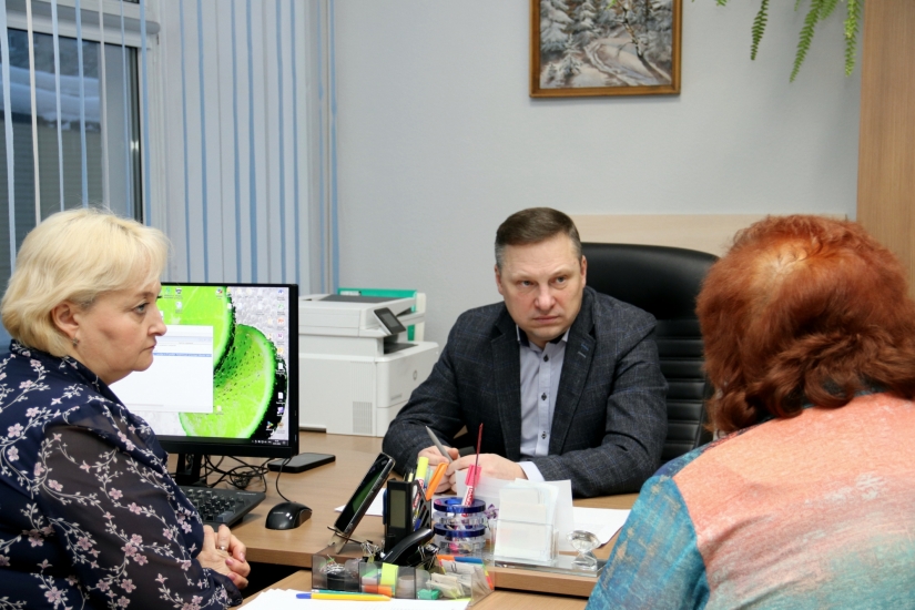 Глава ЗАТО г. Североморск Олег Прасов провел прием жителей по личным вопросам