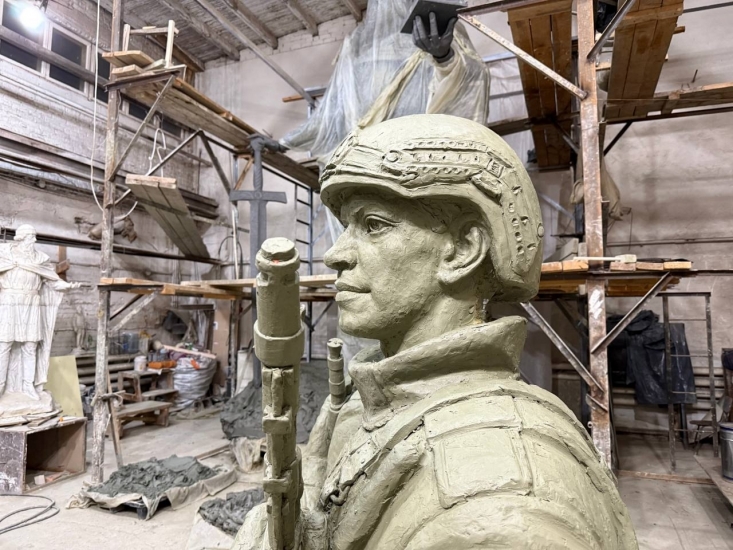 Работа над созданием мемориала нашим защитникам продолжается