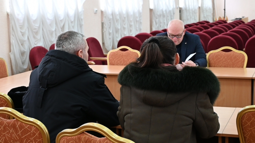 Глава ЗАТО Владимир Евменьков провел прием жителей по личным вопросам