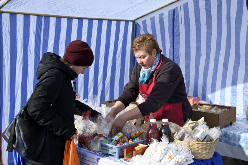 В городском парке развернулась Пасхальная ярмарка
