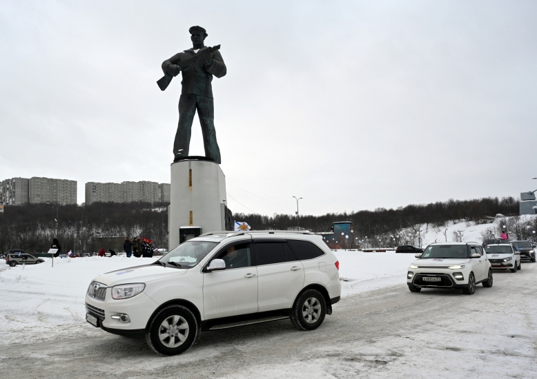 От Приморской площади стартовал уже ставший традиционным автопробег «Герои Z»