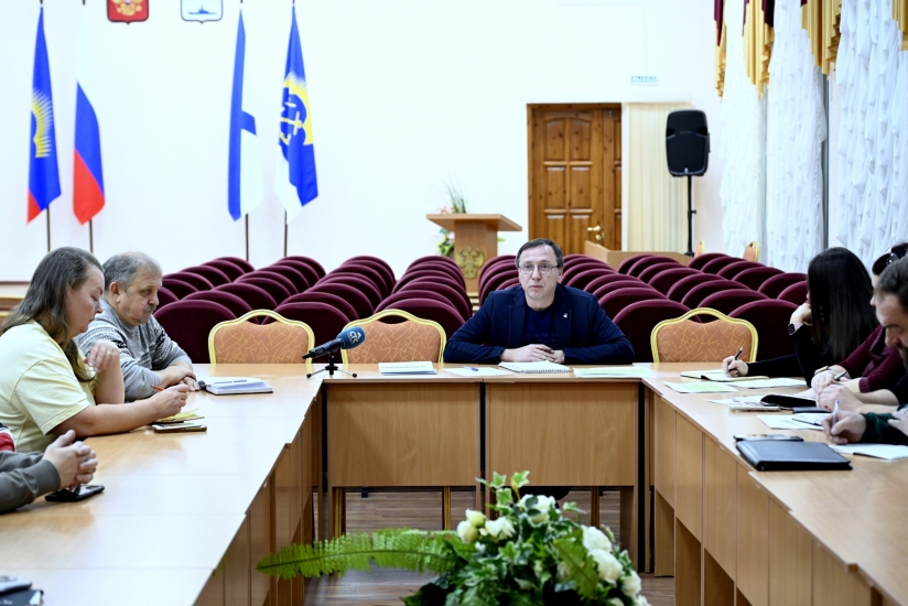 Коммунальный час: отопление, уборка снега