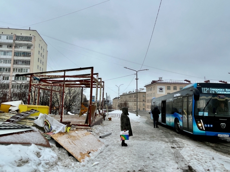 На улице Душенова заменят остановочный павильон
