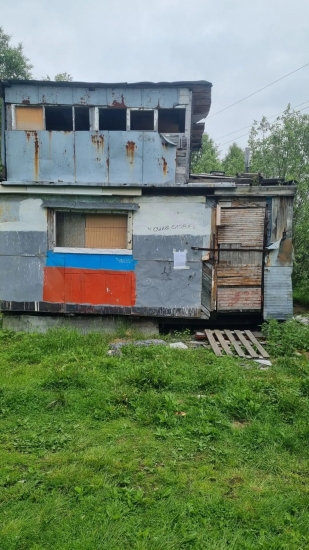 Разыскиваются владельцы сооружений на ул. Кортик