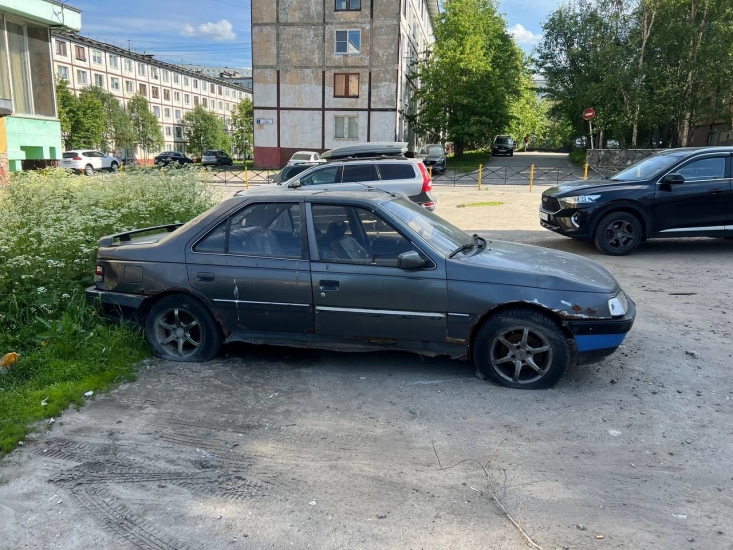 Разыскивается владелец автомобиля «Пежо 405»