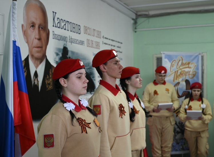 В североморской гимназии № 1 открыт мурал Владимиру Касатонову