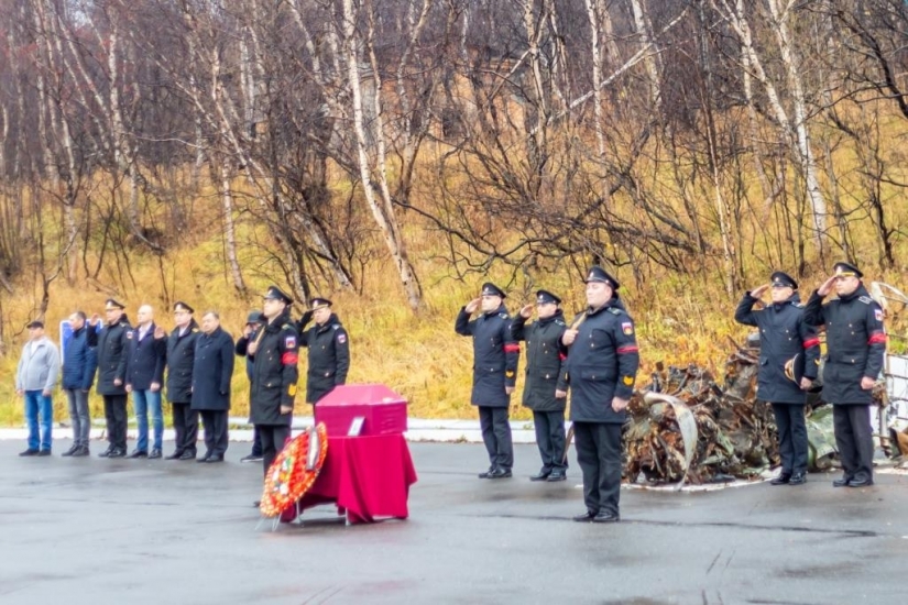 Авиаторы СФ передали родственникам останки летчика, погибшего при обороне Кольского Заполярья
