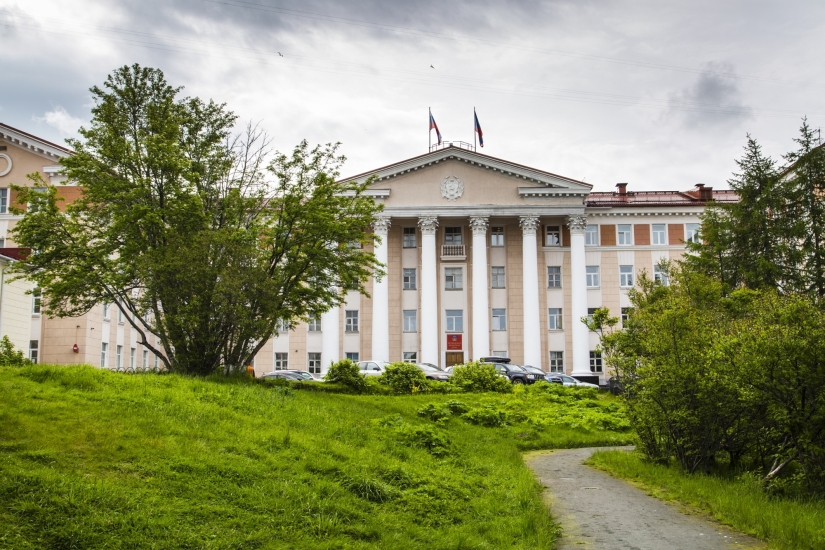 В Мурманской области ограничат ночную продажу алкоголя в жилых домах