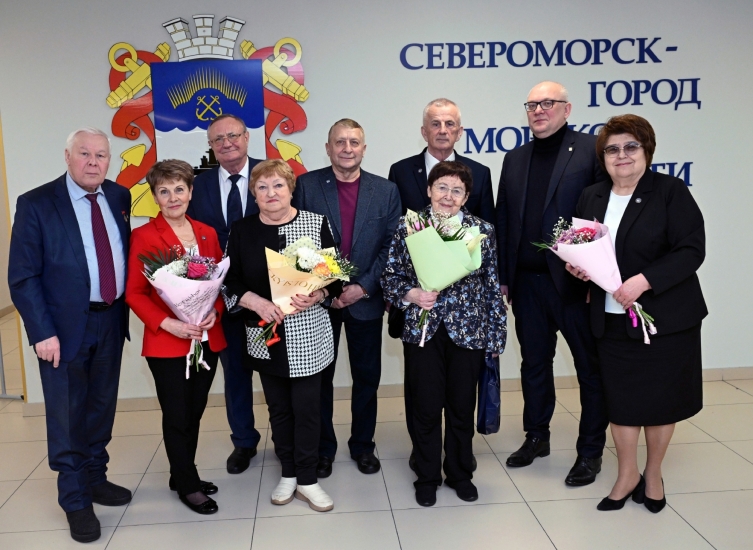Глава ЗАТО Североморск провел встречу с почетными гражданами Сеевроморска