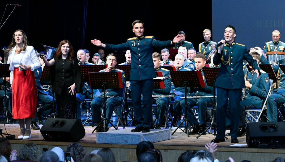 23-й военный оркестр Штаба Ленинградского Военного Округа дал концерт в Североморске