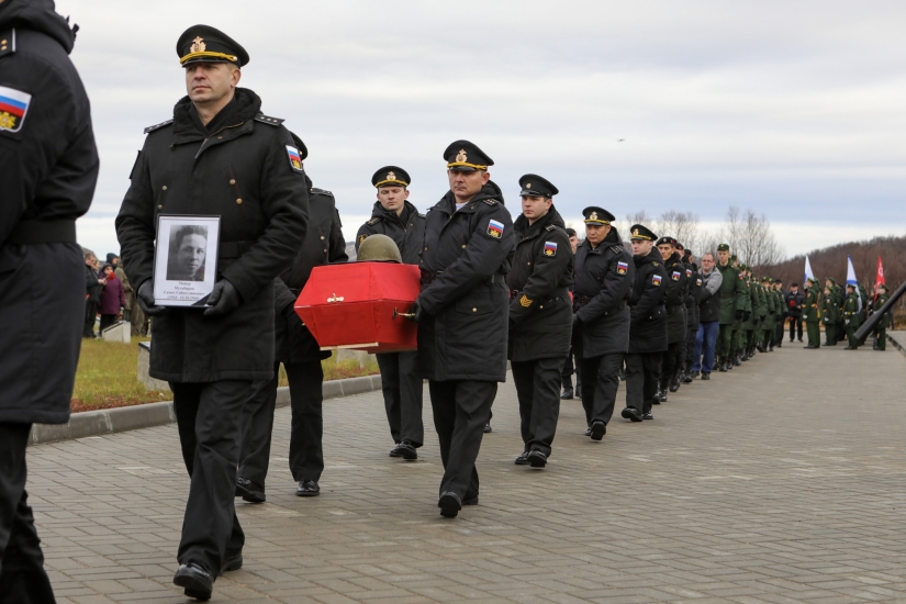 В Долине Славы почтили память и предали земле останки 79 воинов-защитников Советского Заполярья