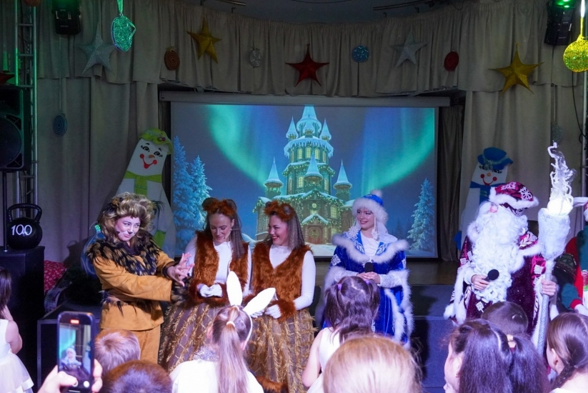 Началась череда новогодних представлений 