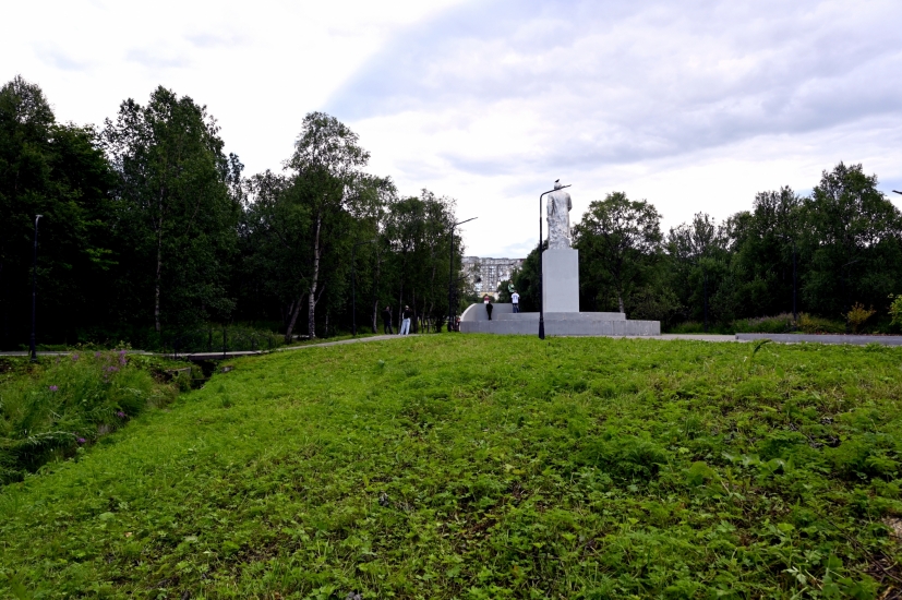 В городском парке становится красивее и светлее! 