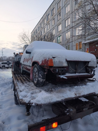 В Североморске продолжают эвакуировать брошенные автомобили